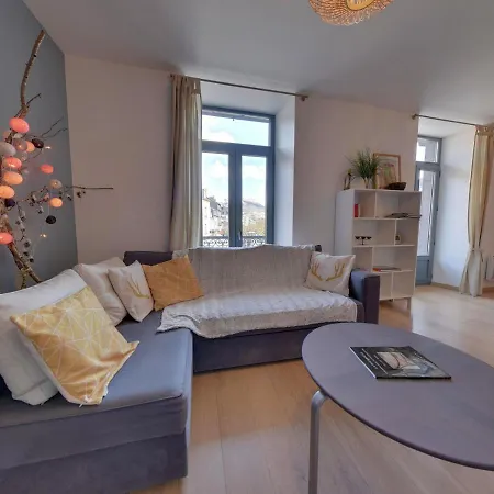 アパート T3 Centre Avec Balcon Et Un Petit Chien Accepte - Fr-1-608-119 ラ・ブルブール