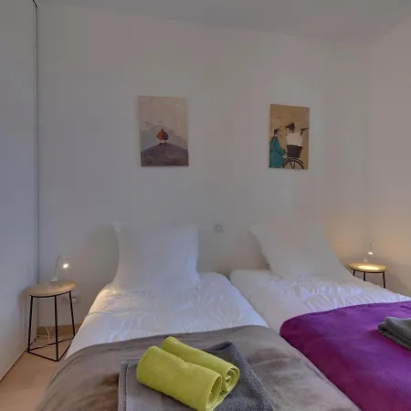 T3 Centre Avec Balcon Et Un Petit Chien Accepté - Fr-1-608-119 Appartement