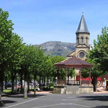 T3 Centre Avec Balcon Et Un Petit Chien Accepté - Fr-1-608-119 * La Bourboule